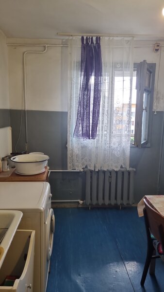 Berceni, Statia Savinesti,